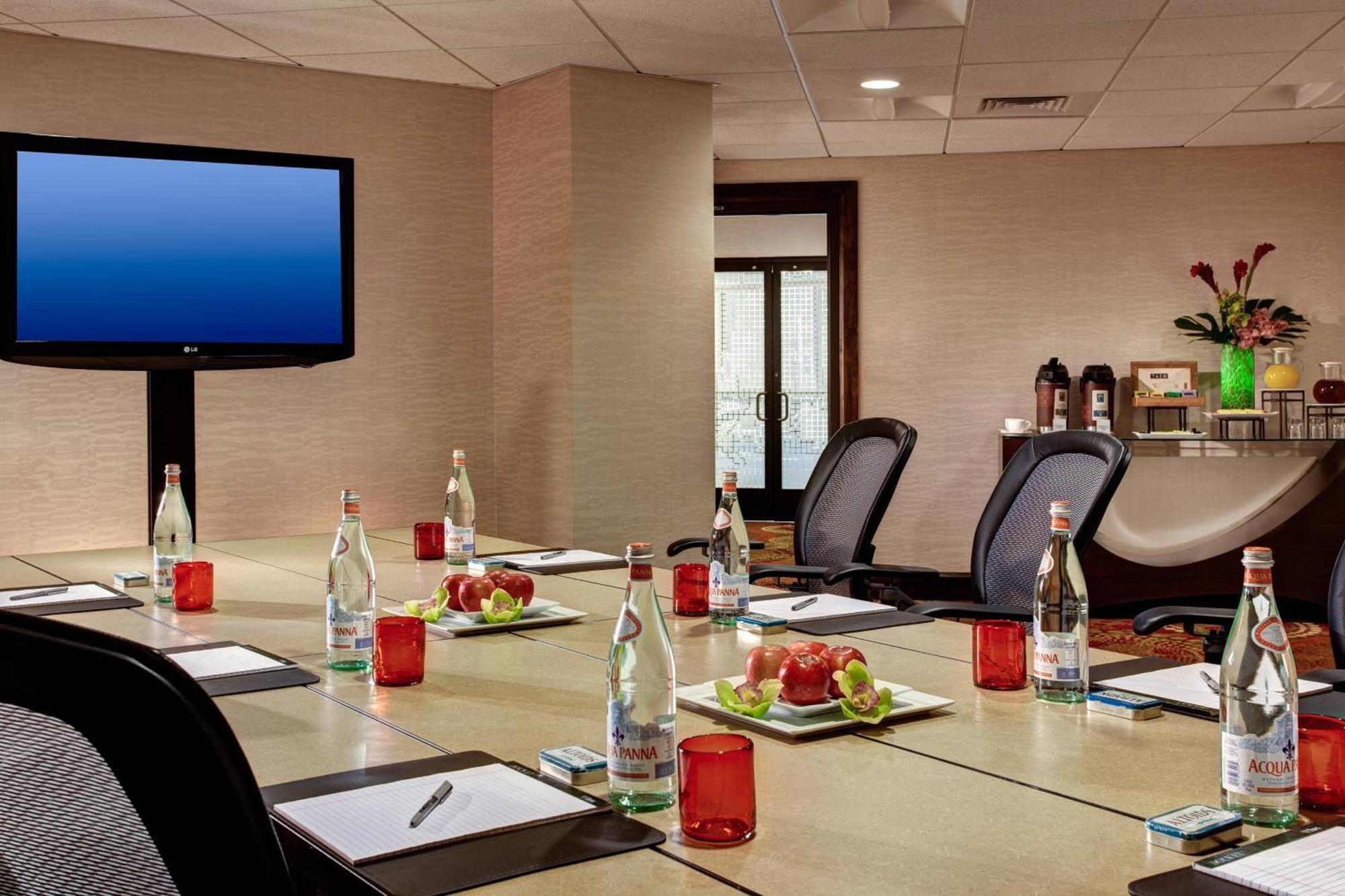 Dallas-Addison Marriott Quorum By The Galleria Экстерьер фото